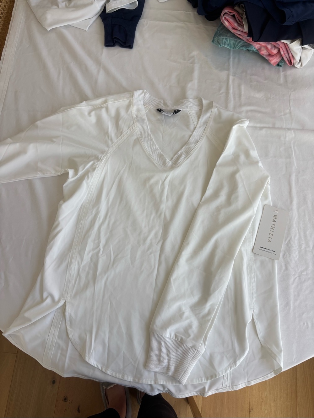 Athleta Zephyr V Neck Top
